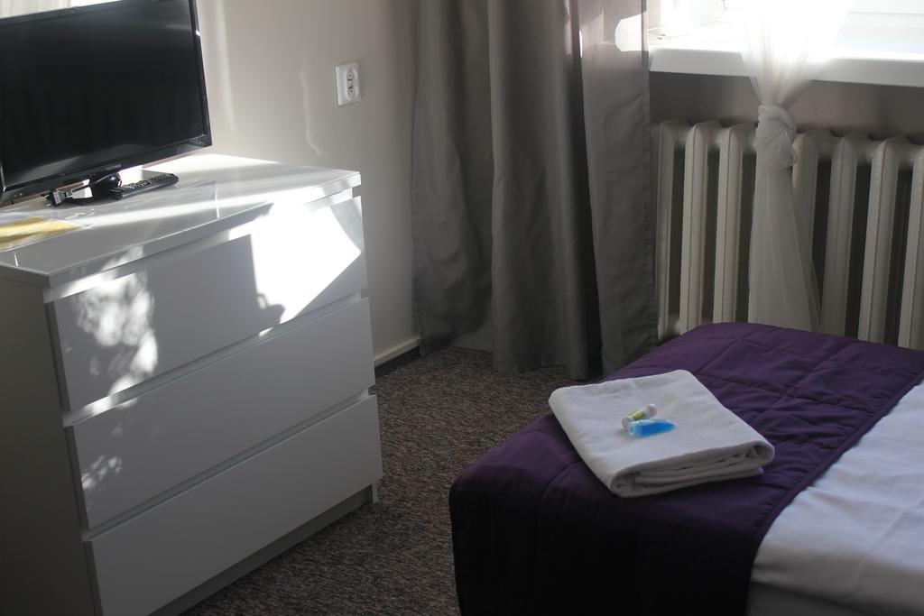Hotel Pod Debem Zielona Góra Kültér fotó