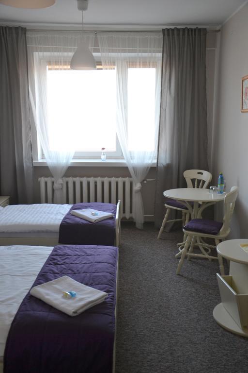 Hotel Pod Debem Zielona Góra Kültér fotó