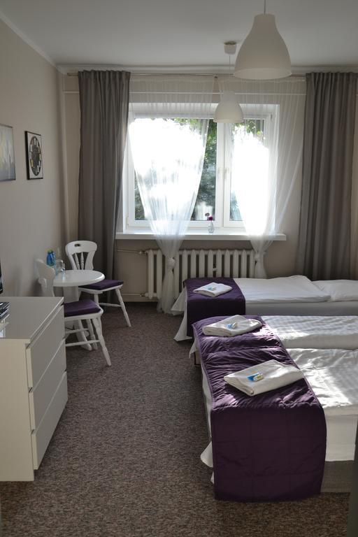 Hotel Pod Debem Zielona Góra Kültér fotó