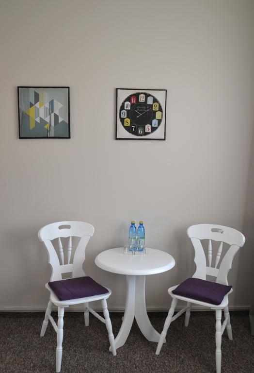 Hotel Pod Debem Zielona Góra Kültér fotó