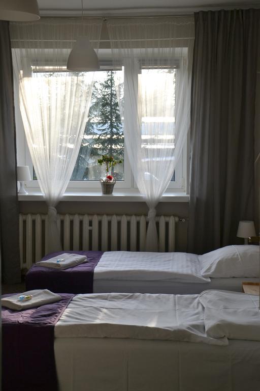 Hotel Pod Debem Zielona Góra Kültér fotó